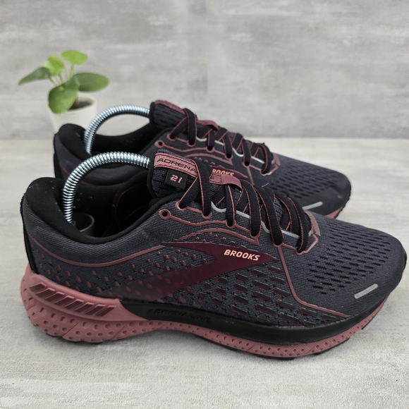 Brooks Shoes - Brooks Adrenaline GTS 21 Running Shoes Coral/Gray Women's Size 7 Black Nocturne